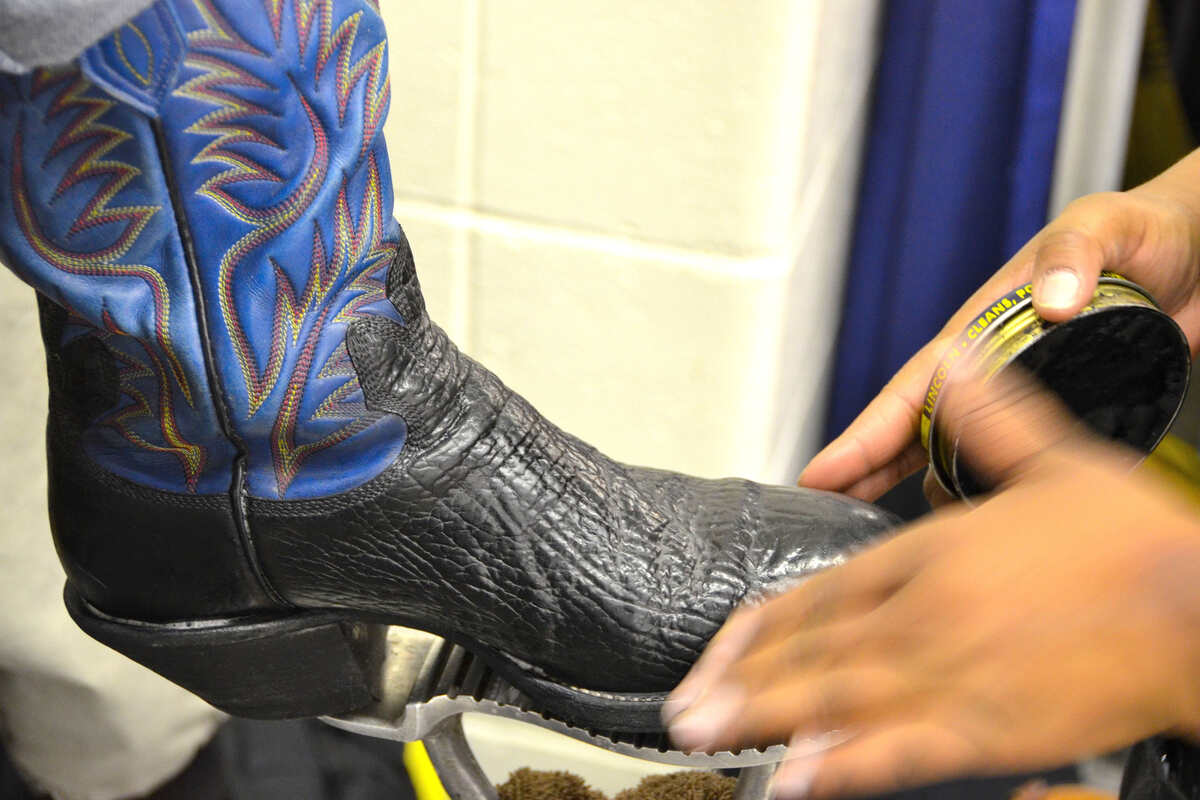 cleaning cowboy boots